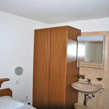 Aster Appartement-fewo- Bad- Wc- 2 Schlafraeume 4-bettwohnung By Interhome